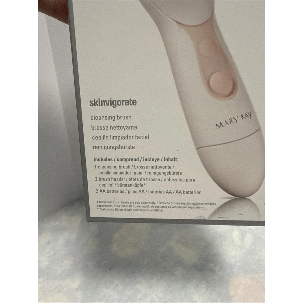 Mary Kay Skinvigorate Cleansing Spin Brush & Refill Pack New Battery Operated